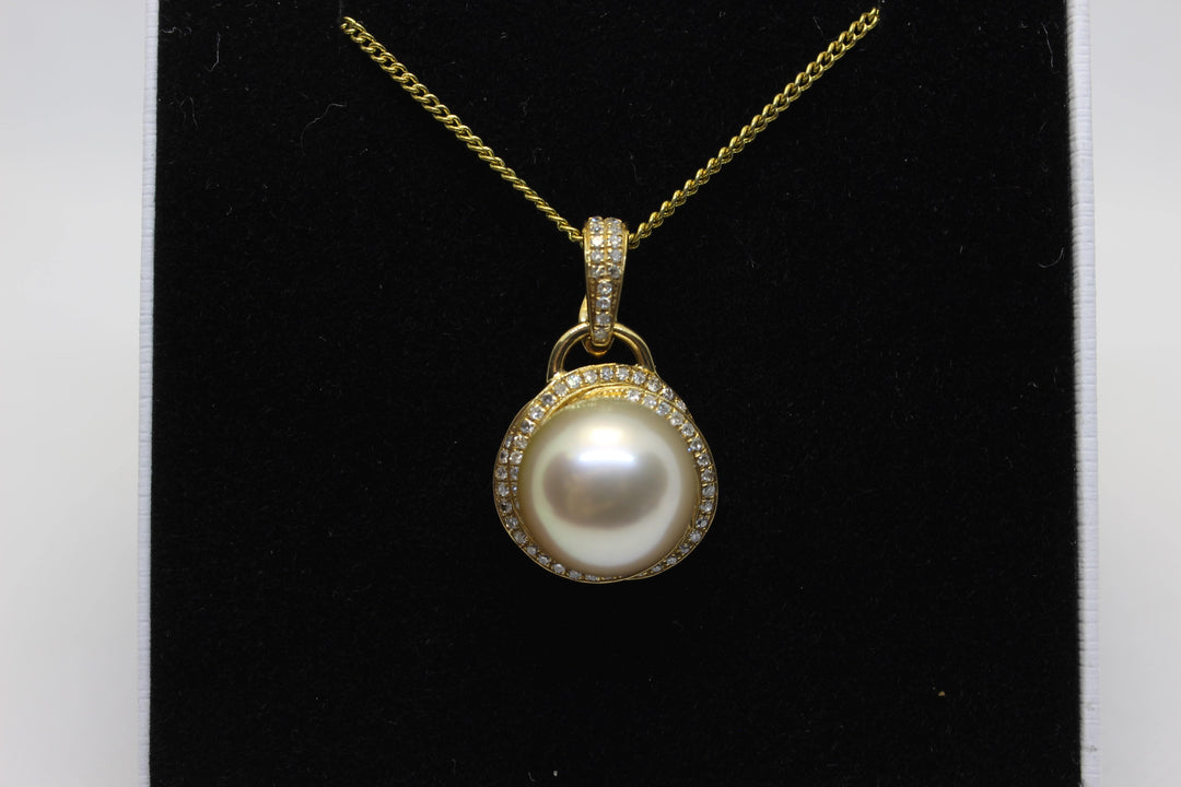 Natural South Sea Tahitian White Pearl in 18k White Gold Setting w/ Melee Diamonds Pendant Australian Opal House 